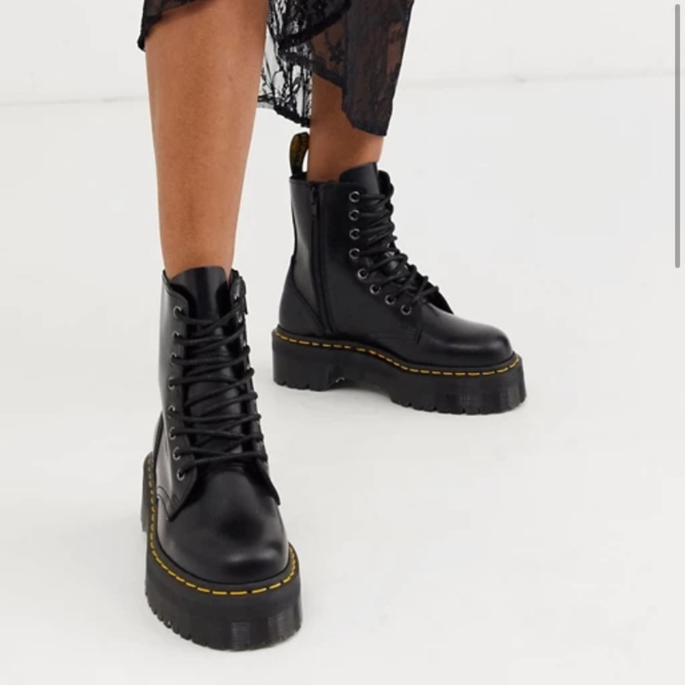 Dr Marten’s Jadon Platform Leather Boot Sz 8